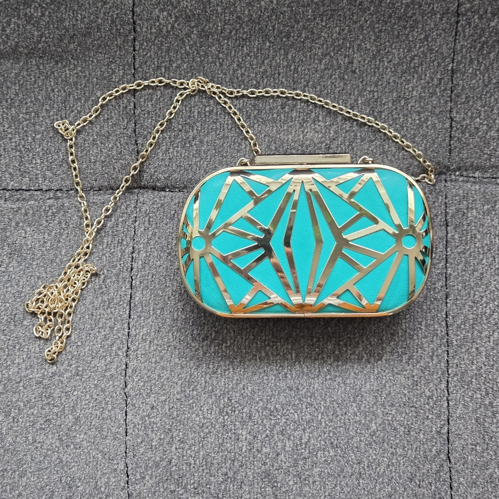 Gold Geometric Detailed Clutch